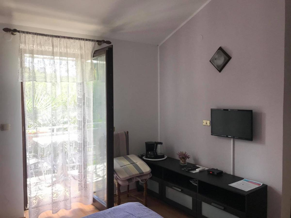 Draga Rooms Njivice Bagian luar foto